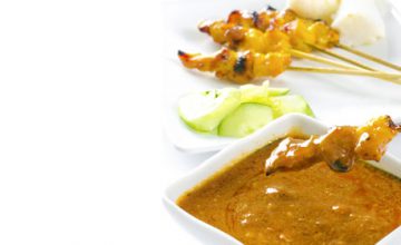 Chicken With Mexican Peanut Chocolate Sauce
