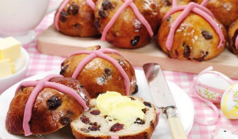Take_Stock_Magazine_Recipe_Cranberry_and_chocolate_hot_cross_buns