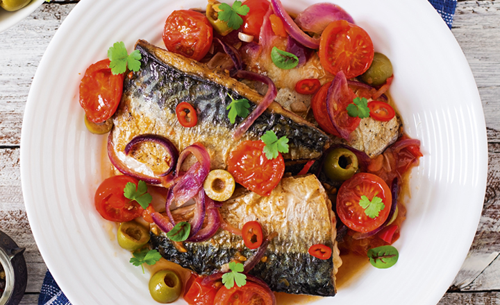 Mackerel and tomatoes