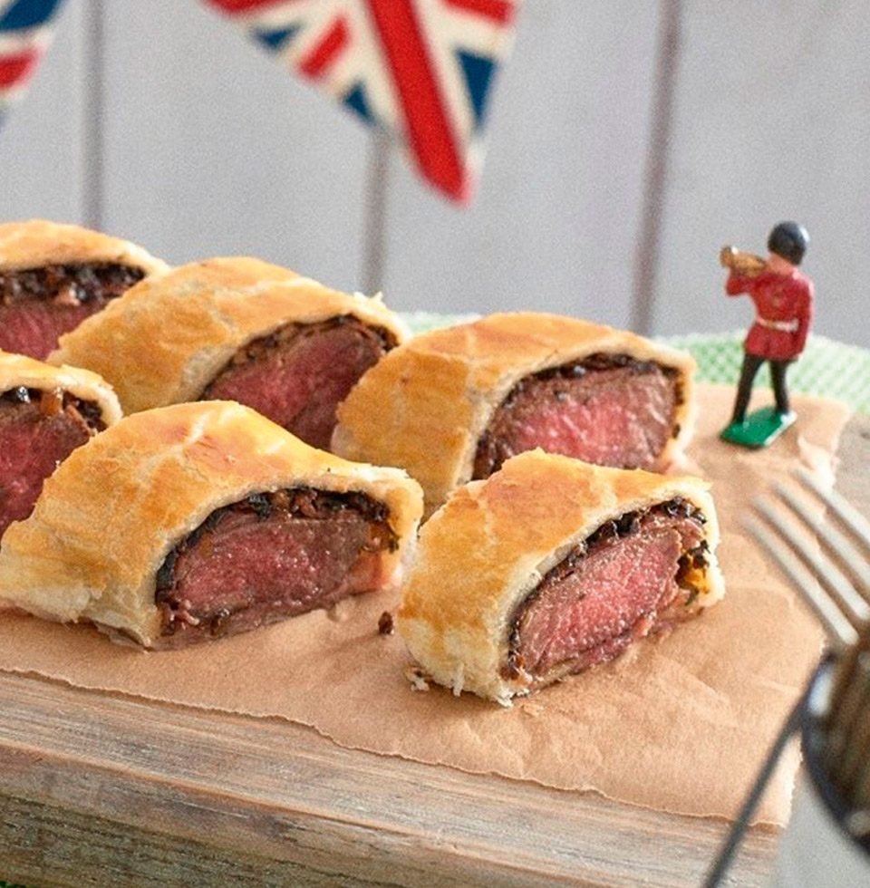 Mini Beef Wellingtons – Bar & Kitchen