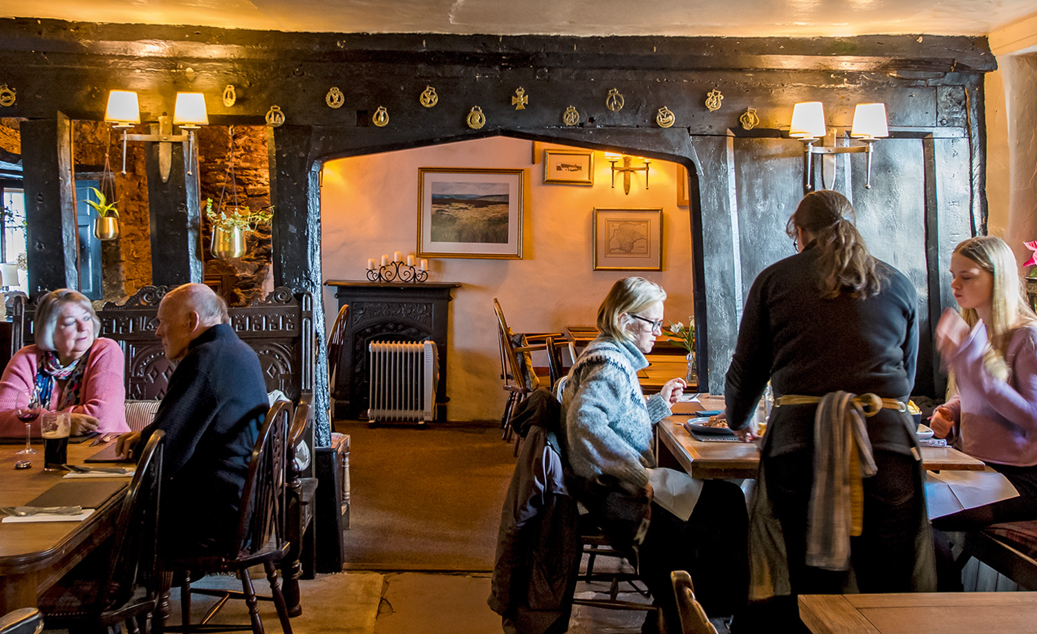 Inside The Church House Inn Rattery