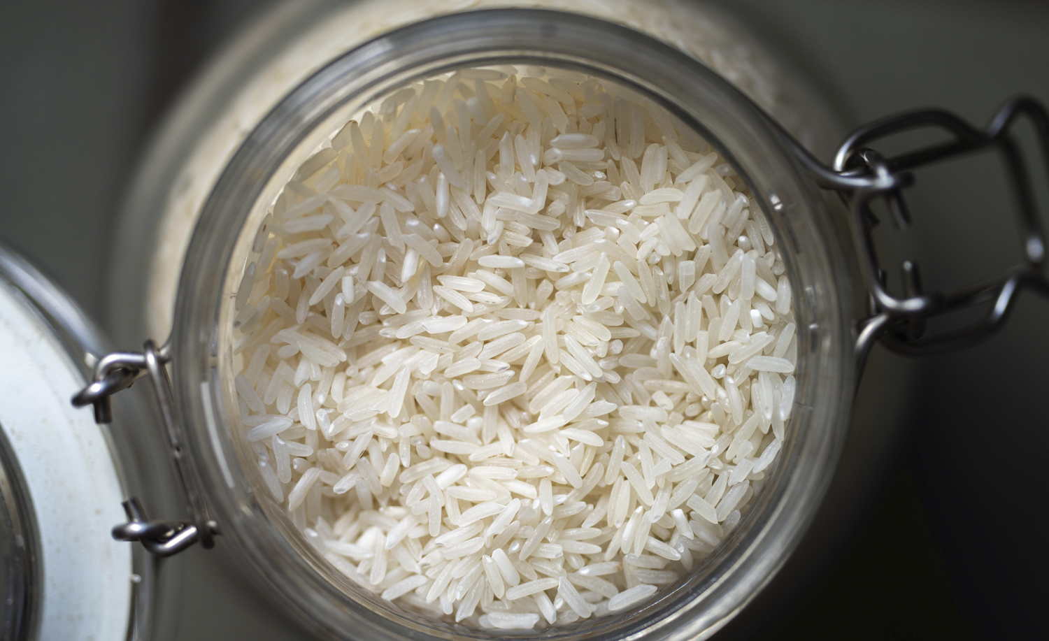 Storing rice safely in a glass air-tight jar