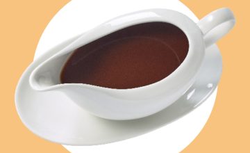 Rich Red Wine & Garlic Gravy