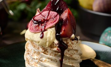 Mulled Winter Pavlova